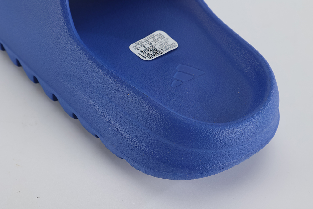 Yeezy-Slides-Azure-Replica3