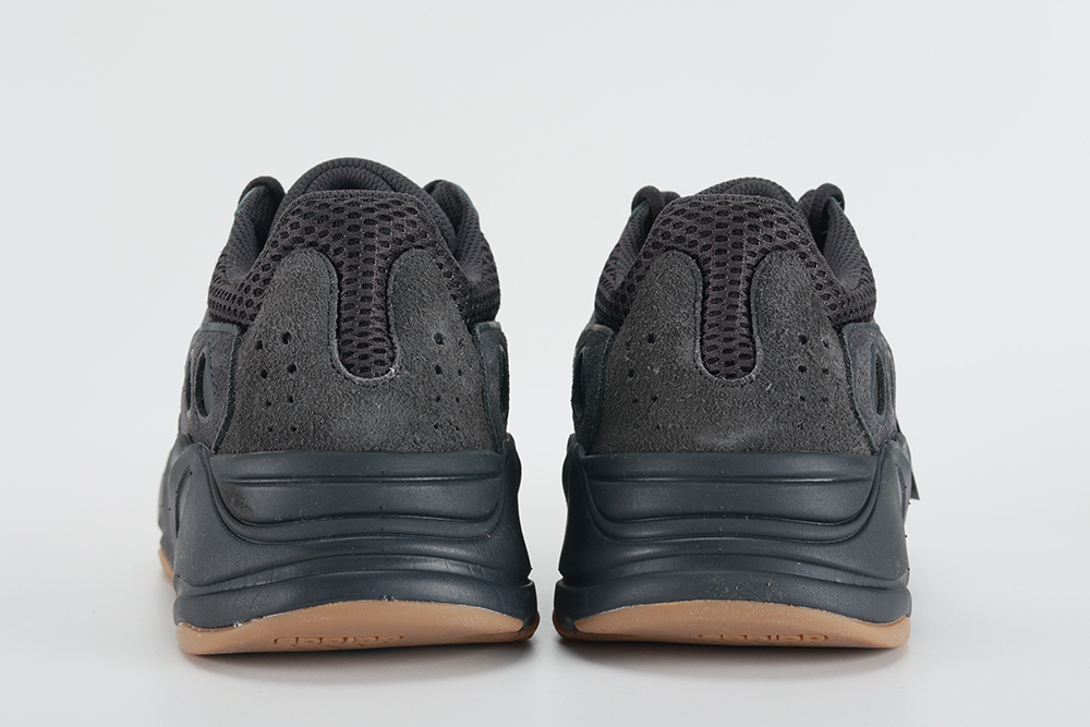yeezy-boost-700-utility-black-replica-16